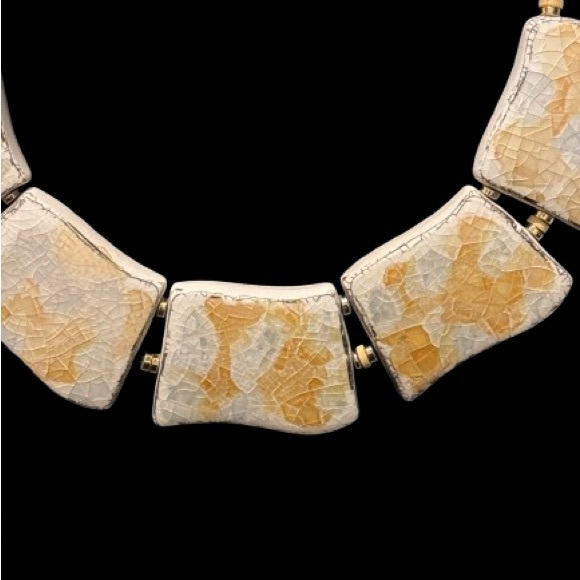 Vintage White and Gold Porcelain Beaded Necklace - Picture 7 of 10